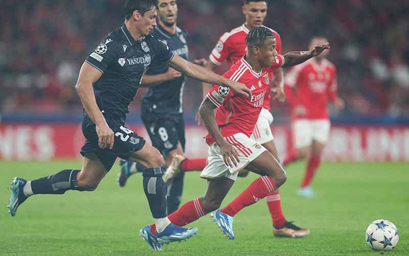 Soi kèo phạt góc Sociedad vs Benfica 0h45 ngày 9/11: Khách đi dễ khó về  - Ảnh 1