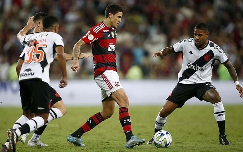 Soi kèo phạt góc Cruzeiro vs Vasco da Gama 5h00 ngày 23/11: Mang điểm về nhà  - Ảnh 1